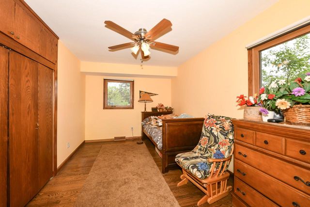 4585 S Harland DRIVE, New Berlin, WI 53151
