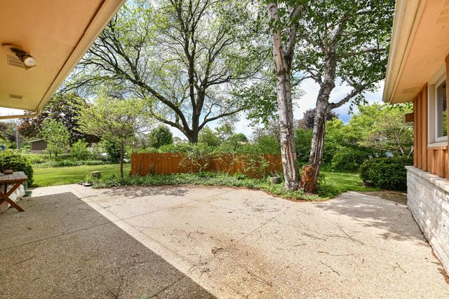 4585 S Harland DRIVE, New Berlin, WI 53151