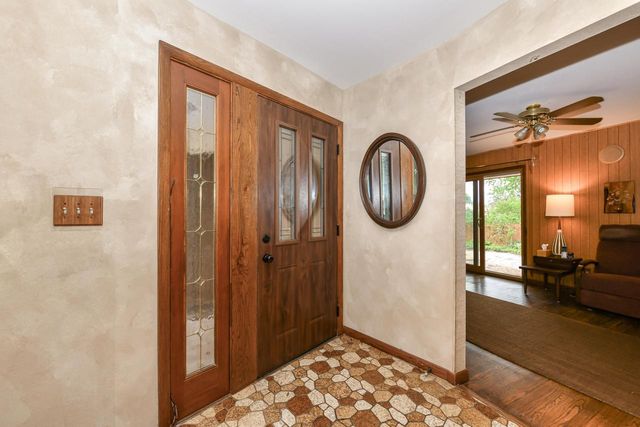 4585 S Harland DRIVE, New Berlin, WI 53151