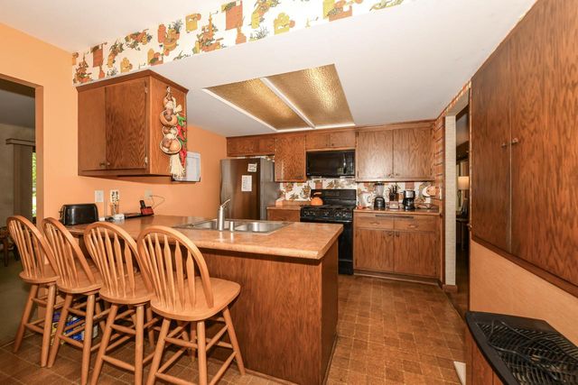 4585 S Harland DRIVE, New Berlin, WI 53151