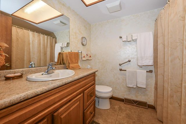 4585 S Harland DRIVE, New Berlin, WI 53151