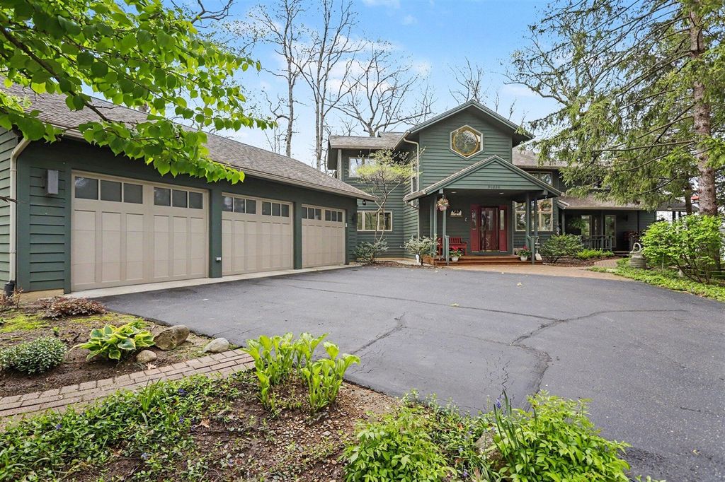 90888 Bluff Drive, Marcellus, MI 49067