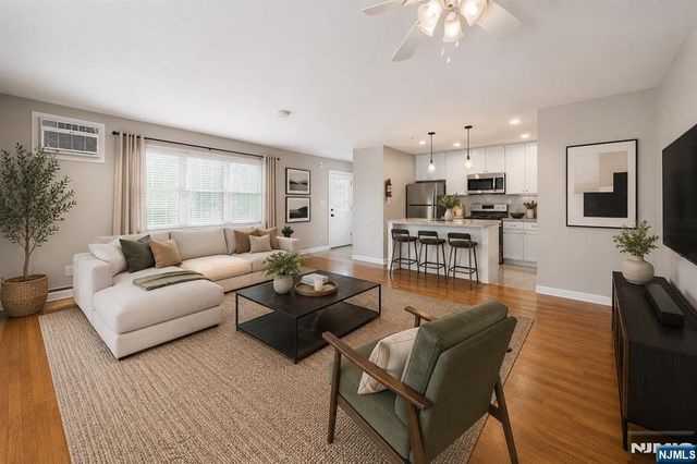 54 Chestnut Street, Weehawken, NJ 07086
