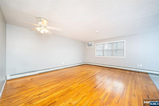 54 Chestnut Street, Weehawken, NJ 07086