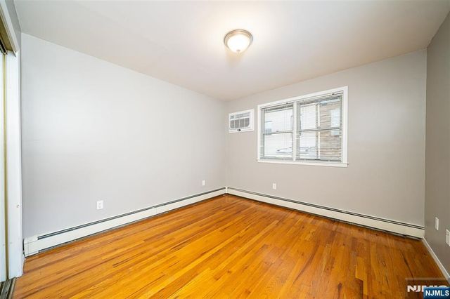 54 Chestnut Street, Weehawken, NJ 07086