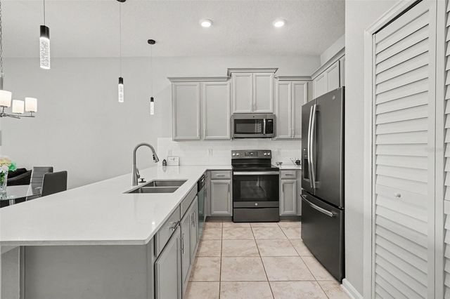 833 OCEAN COURSE AVENUE 833, Davenport, FL 33896