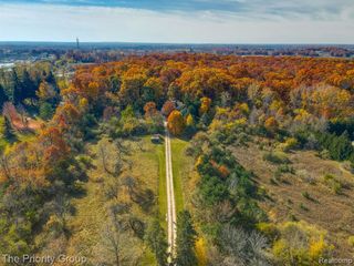 11620 Dixie Highway, Holly, MI 48442