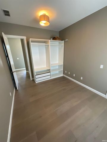 431 E 10Th Street, Bloomington, IN 47408