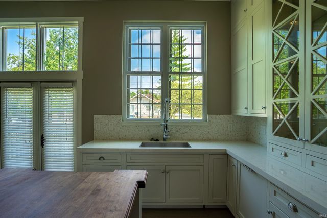 431 E 10Th Street, Bloomington, IN 47408