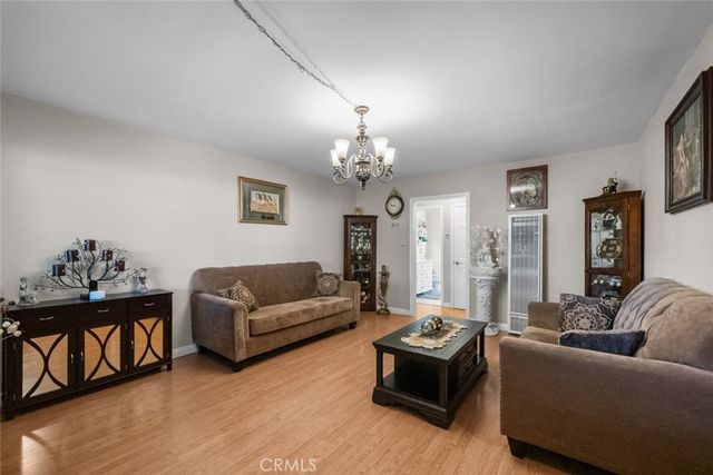 6661 Wilkinson Avenue, North Hollywood, CA 91606