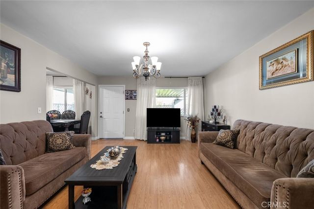 6661 Wilkinson Avenue, North Hollywood, CA 91606