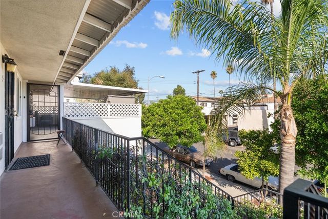 6661 Wilkinson Avenue, North Hollywood, CA 91606