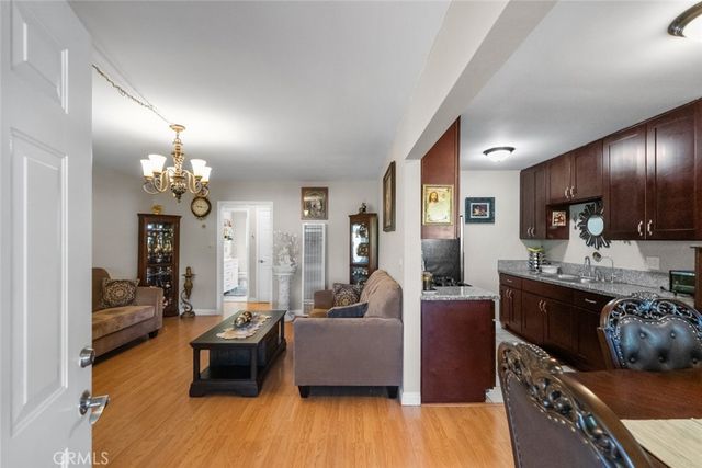 6661 Wilkinson Avenue, North Hollywood, CA 91606