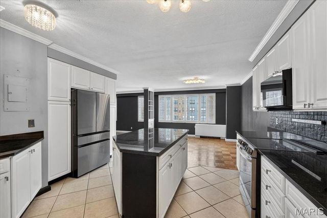 900 S Hanley Road 7E, Clayton, MO 63105