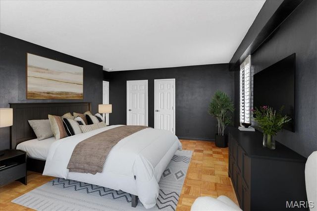 900 S Hanley Road 7E, Clayton, MO 63105