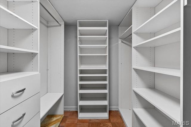 900 S Hanley Road 7E, Clayton, MO 63105