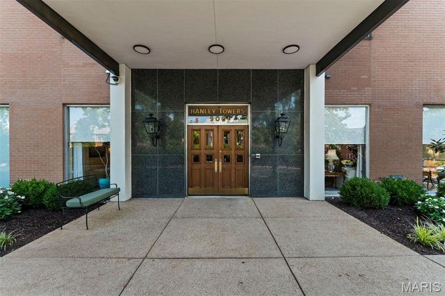900 S Hanley Road 7E, Clayton, MO 63105