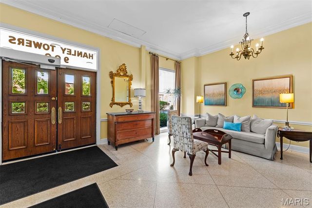 900 S Hanley Road 7E, Clayton, MO 63105