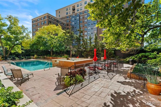 900 S Hanley Road 7E, Clayton, MO 63105