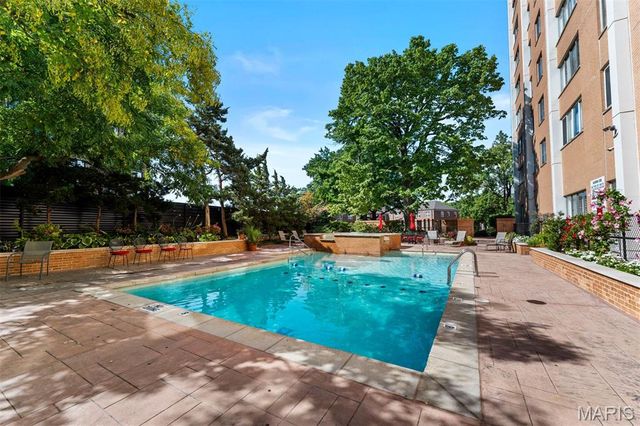 900 S Hanley Road 7E, Clayton, MO 63105