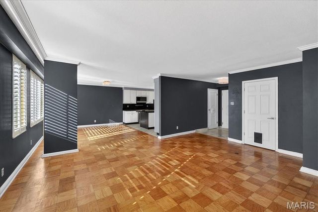 900 S Hanley Road 7E, Clayton, MO 63105