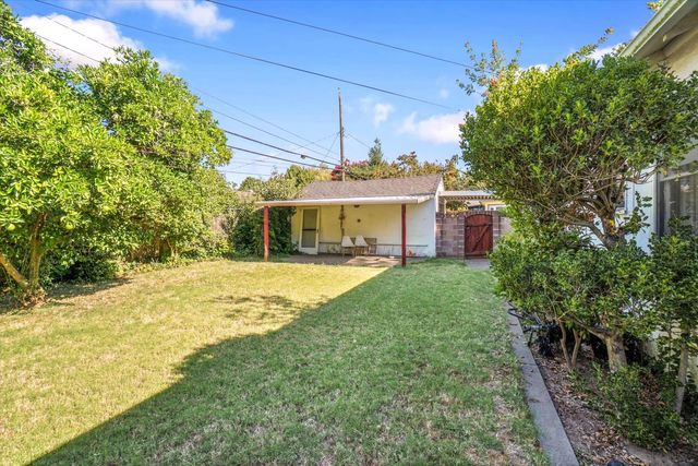 86 46th St, Sacramento, CA 95819