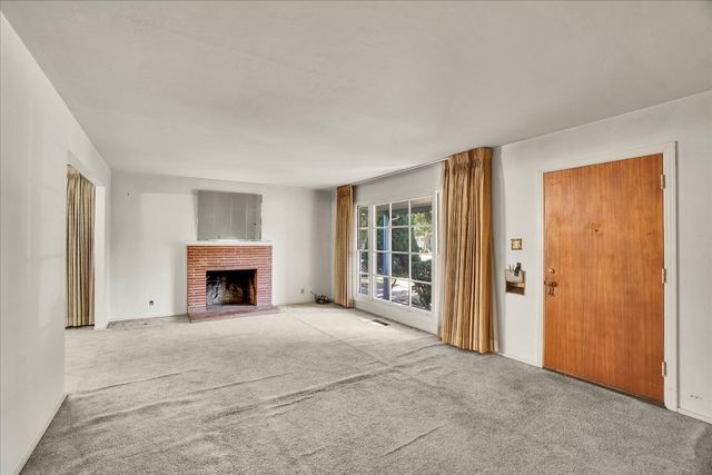 86 46th St, Sacramento, CA 95819