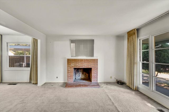 86 46th St, Sacramento, CA 95819