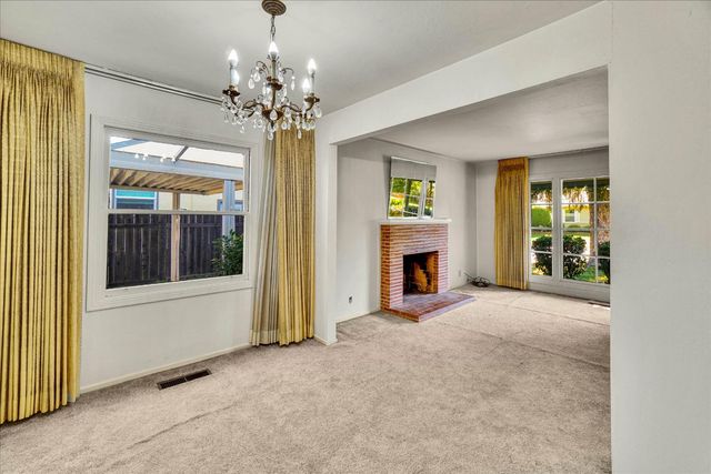 86 46th St, Sacramento, CA 95819