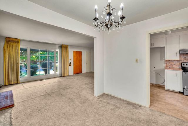 86 46th St, Sacramento, CA 95819