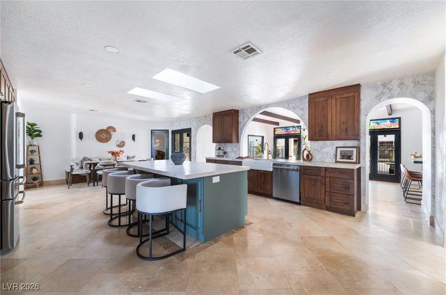 6465 Edna Avenue, Las Vegas, NV 89146