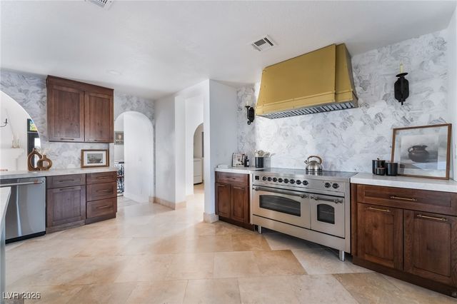 6465 Edna Avenue, Las Vegas, NV 89146