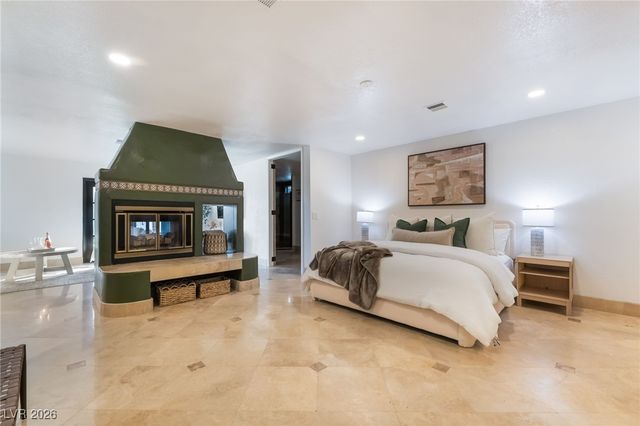 6465 Edna Avenue, Las Vegas, NV 89146