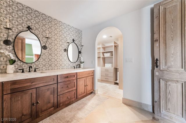 6465 Edna Avenue, Las Vegas, NV 89146