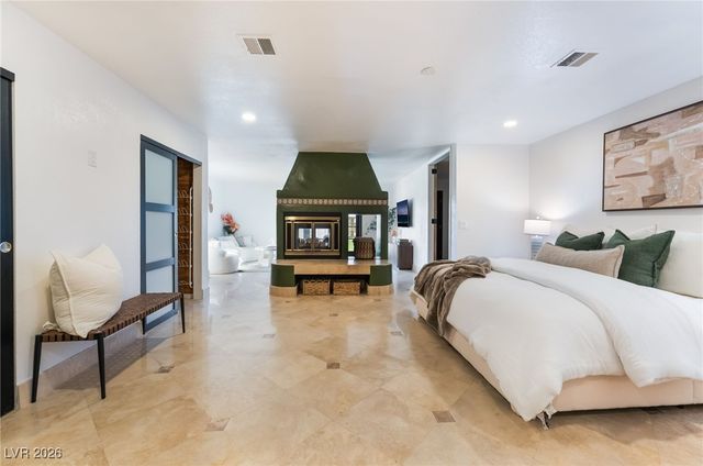 6465 Edna Avenue, Las Vegas, NV 89146