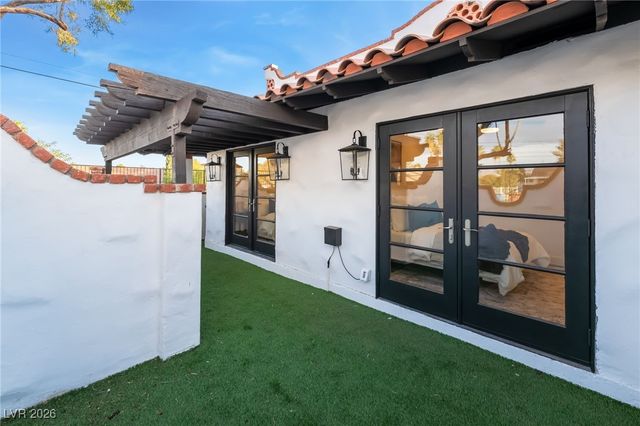 6465 Edna Avenue, Las Vegas, NV 89146