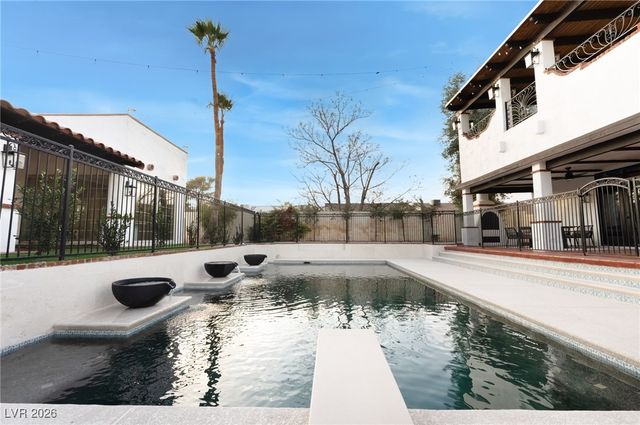 6465 Edna Avenue, Las Vegas, NV 89146