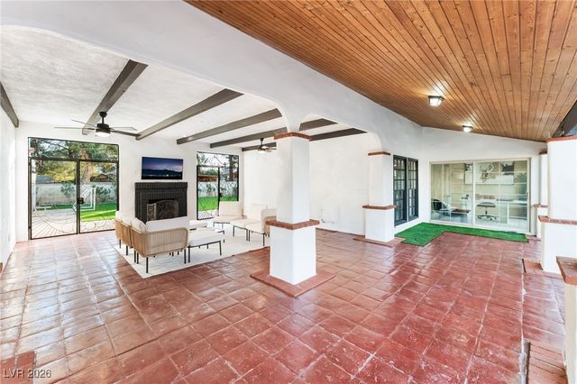 6465 Edna Avenue, Las Vegas, NV 89146