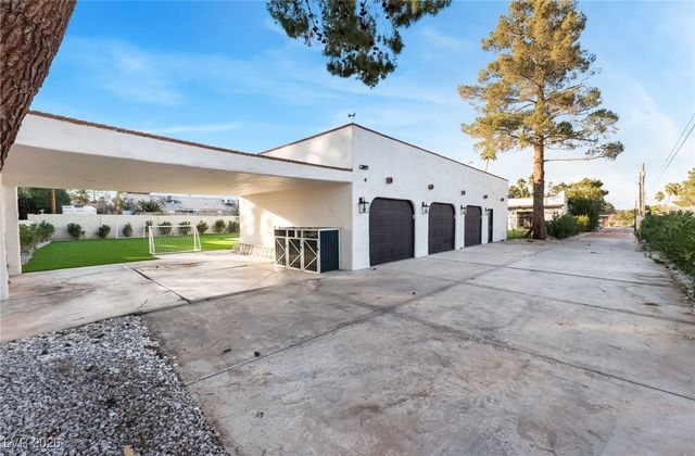 6465 Edna Avenue, Las Vegas, NV 89146