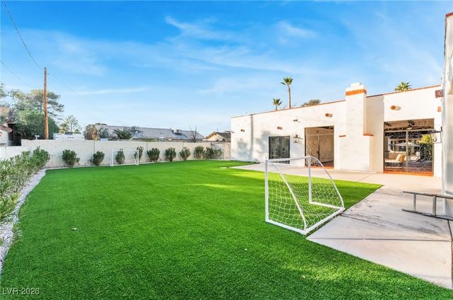 6465 Edna Avenue, Las Vegas, NV 89146