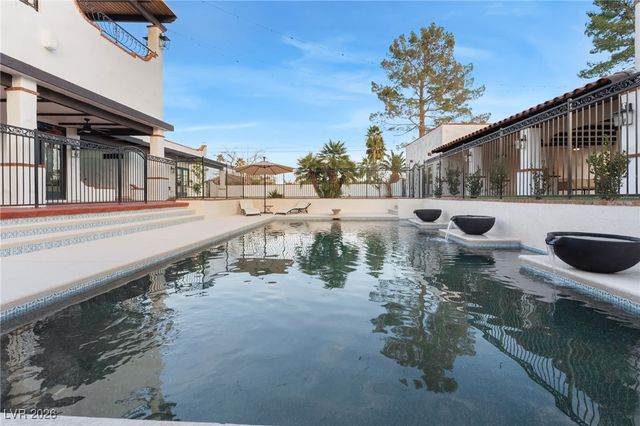 6465 Edna Avenue, Las Vegas, NV 89146