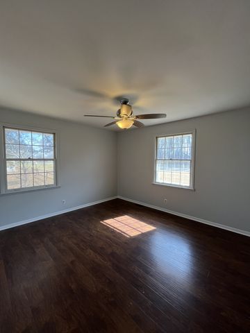 7010 Bethel Rd, Greenbrier, TN 37073