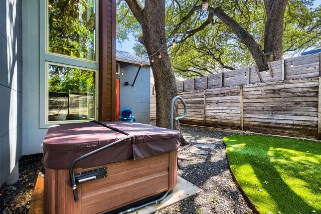 209 El Paso ST, Austin, TX 78704