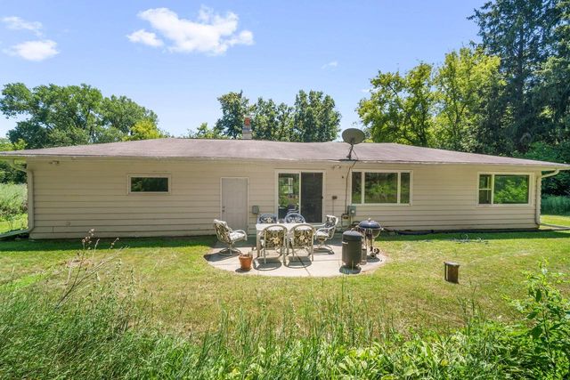 N70W39060 Foster DRIVE, Oconomowoc, WI 53066
