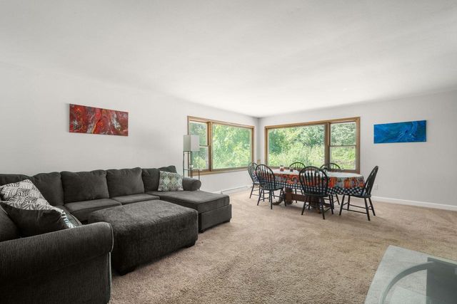 N70W39060 Foster DRIVE, Oconomowoc, WI 53066