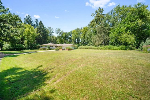 N70W39060 Foster DRIVE, Oconomowoc, WI 53066