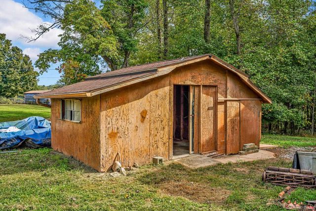 5565 S Rockport Road, Bloomington, IN 47403