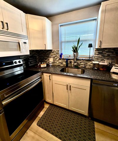 140 WINDSOR G, West Palm Beach, FL 33417