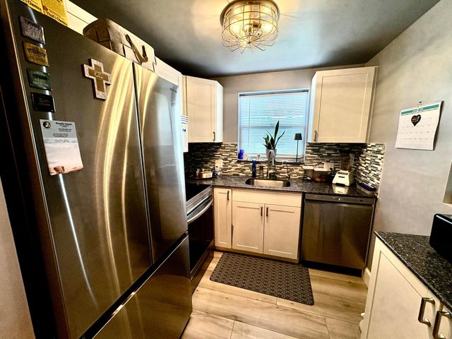 140 WINDSOR G, West Palm Beach, FL 33417