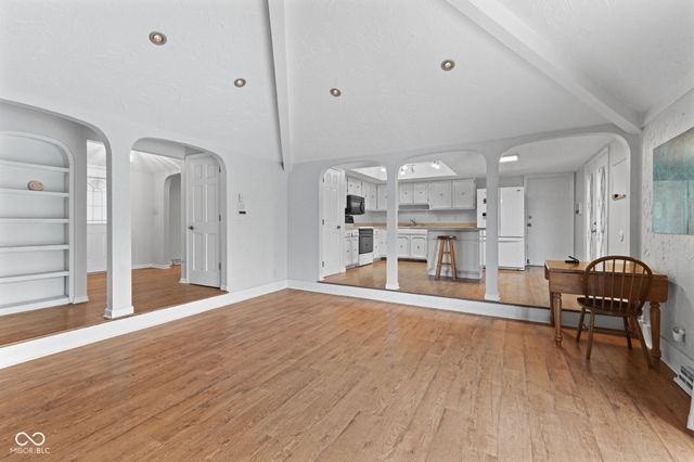 482 S Restin Road, Greenwood, IN 46142